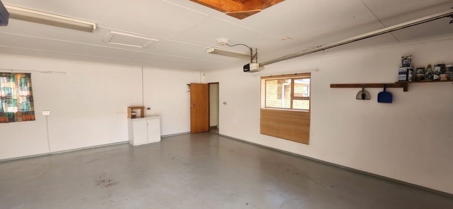 5 Bedroom Property for Sale in Dana Bay Western Cape